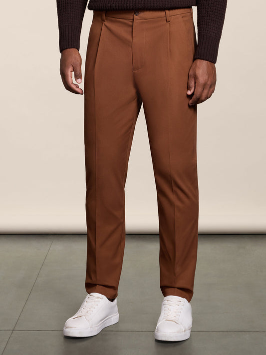 PANTALONE CHINO CON UNA PINCE IN COTONE COMFORT TABACCO REGULAR FIT - TABACCO - Abbigliamento Uomo | Pence 1979