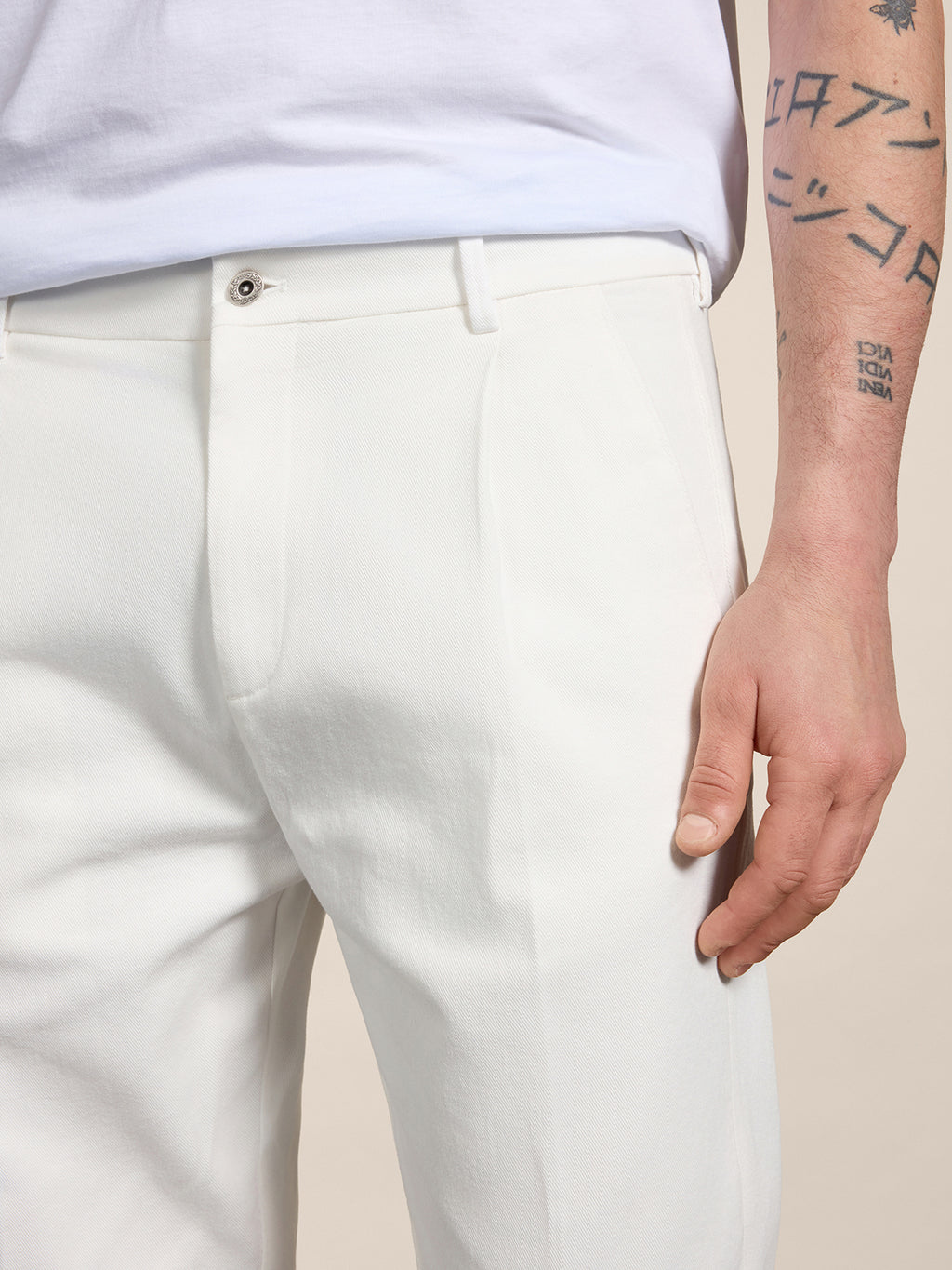 REGULAR-FIT CHINO TROUSERS IN WHITE COMFORT DENIM - PURE WHITE  - Men′s Bottomwear | Pence 1979