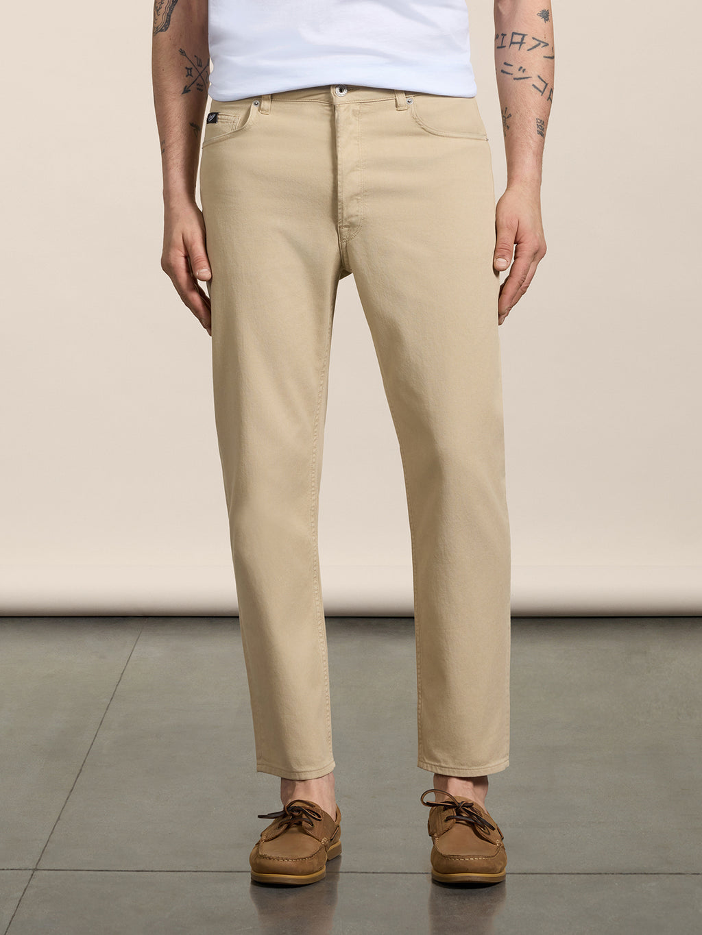 PANTALONE CARROT FIT IN COTONE TENCEL COLONIALE - COLONIALE - Abbigliamento Uomo | Pence 1979