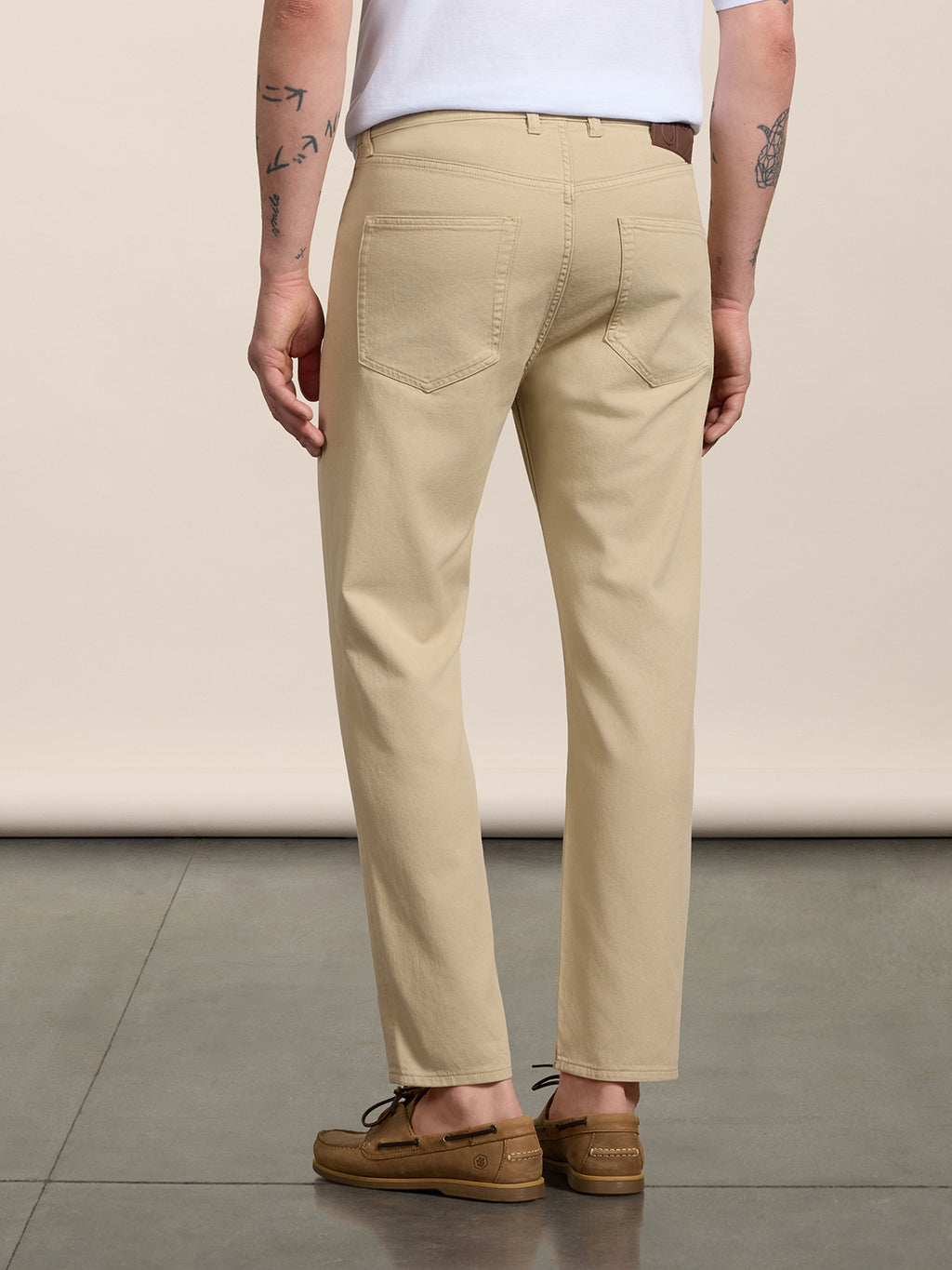 PANTALONE CARROT FIT IN COTONE TENCEL COLONIALE - COLONIALE - Abbigliamento Uomo | Pence 1979