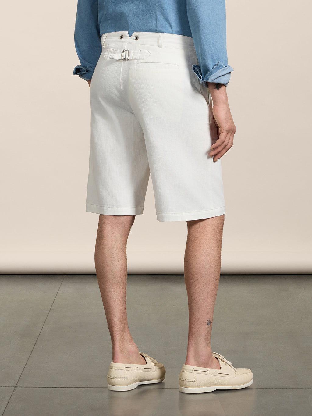 RELAXED-FIT BERMUDA SHORTS IN WHITE COMFORT DENIM WITH WORKER DETAILS - PURE WHITE - Men′s Bottomwear | Pence 1979