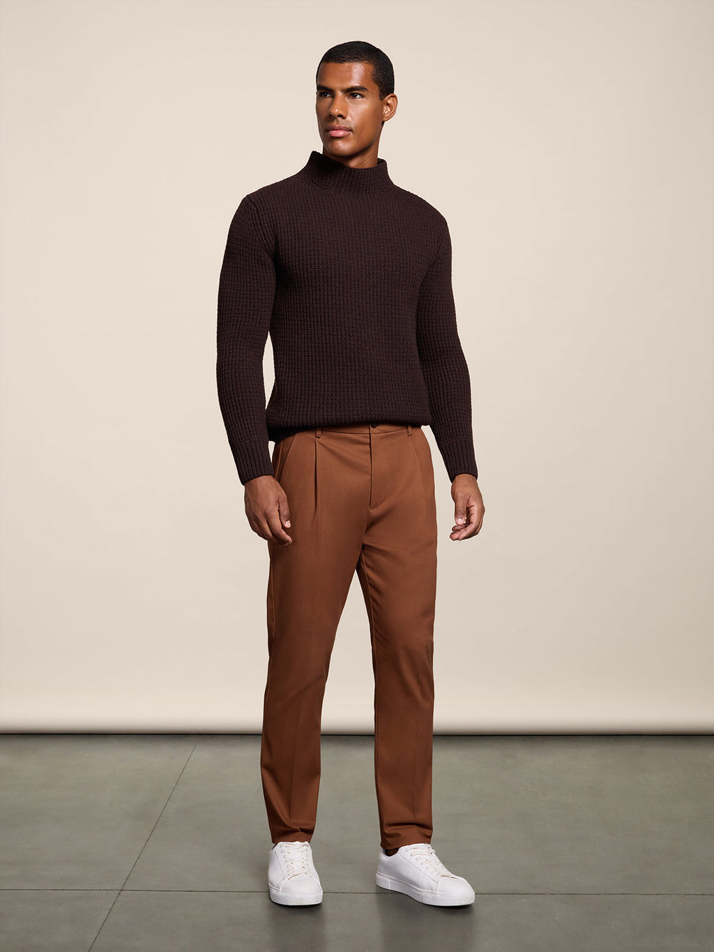 REGULAR FIT CHINO PANT WITH SINGLE PLEAT TOBACCO - TOBACCO - Check Active | Pence 1979