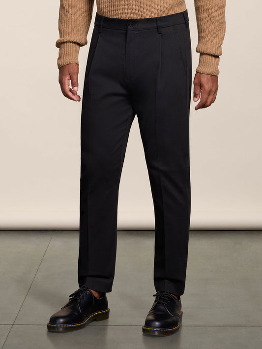 PANTALONE CHINO CON UNA PINCE IN COTONE COMFORT NERO REGULAR FIT - NERO - Abbigliamento Uomo | Pence 1979