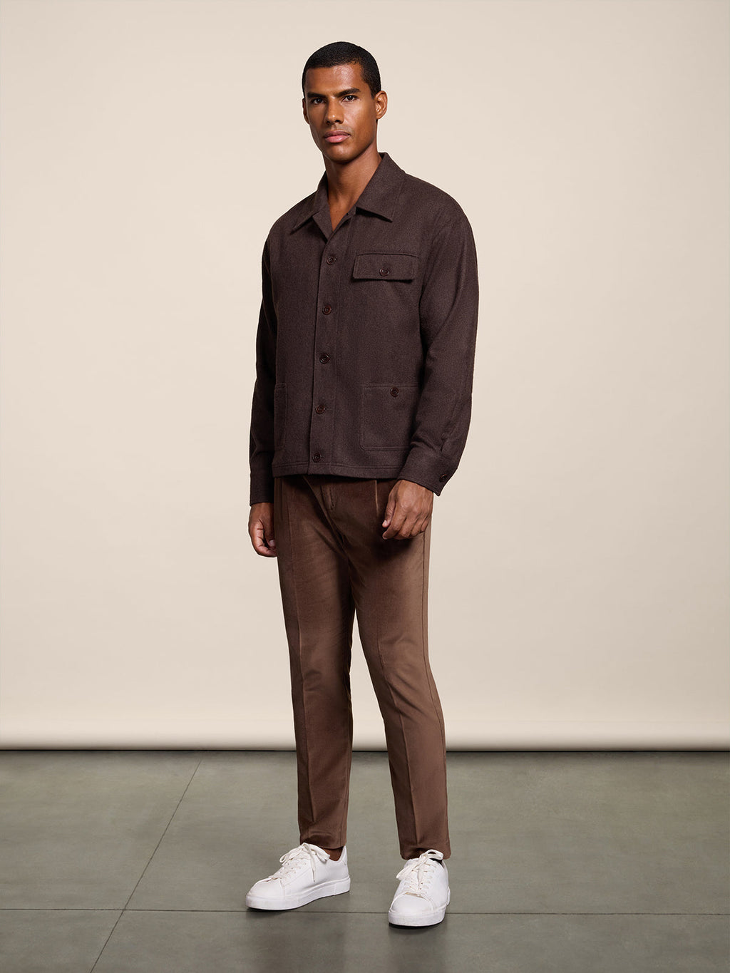 REGULAR FIT VELVET CHINO PANTS WITH ONE PLEAT COFFEE - COFFEE - Check Active | Pence 1979