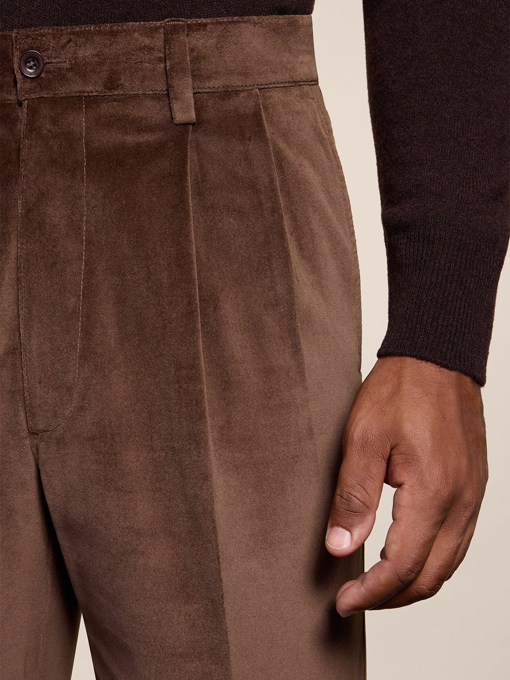 LOOSE-FIT COFFEE CHINO PANT WITH TWO PLEAT - COFFEE - Check Active | Pence 1979