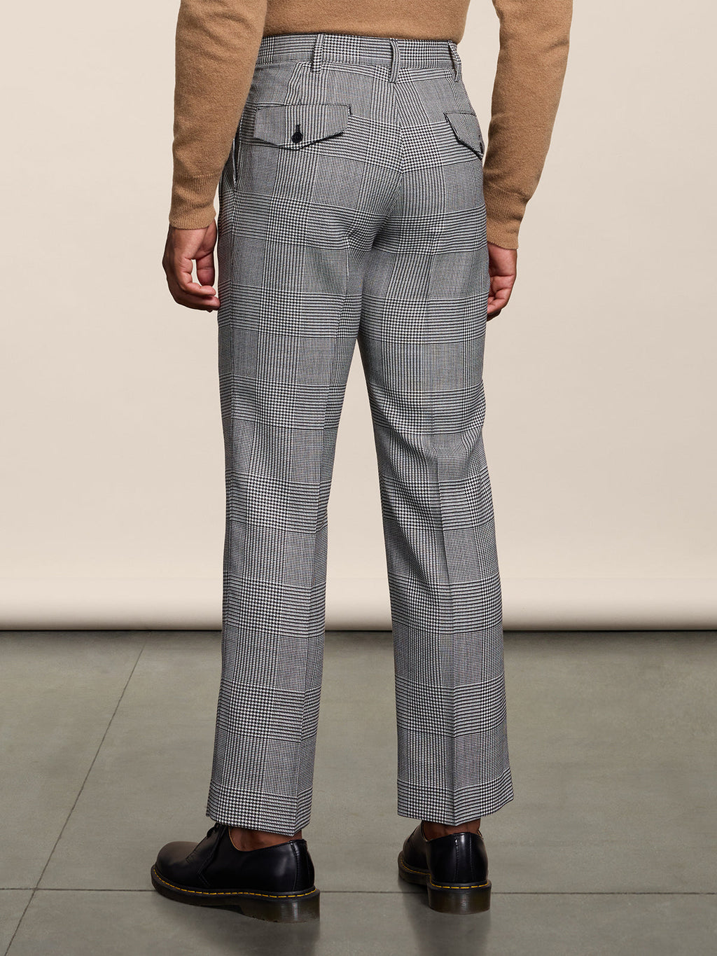 LOOSE-FIT BLACK AND WIHITE CHINO PANT WITH TWO PLEAT - BLACK\WHITE - Check Active | Pence 1979