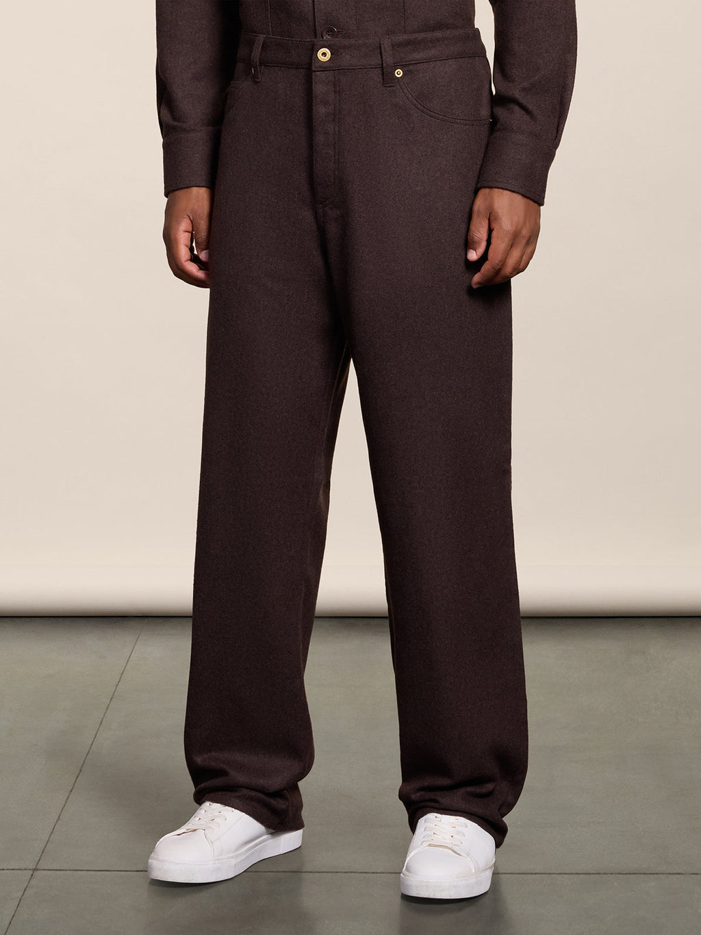 PANTALONE IN FLANELLA MARRON GLACE' CON TASCHE POSTERIORI APPLICATE A PATTINA BAGGY FIT - MARRON GLACE' - Abbigliamento Uomo | Pence 1979