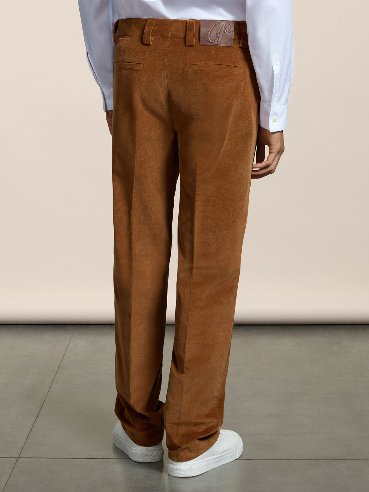PANTALONE CHINOS DA UOMO REGULAR FIT IN VELLUTO COLORE CARAMELLO SCURO