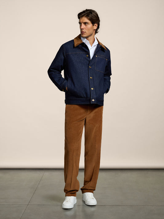 GIACCA DA UOMO REGULAR FIT IN DENIM COMFORT BLU, COLLETTO IN VELLUTO A COSTE MARRONE - DARK DENIM BLUE  - Abbigliamento Uomo | Pence 1979