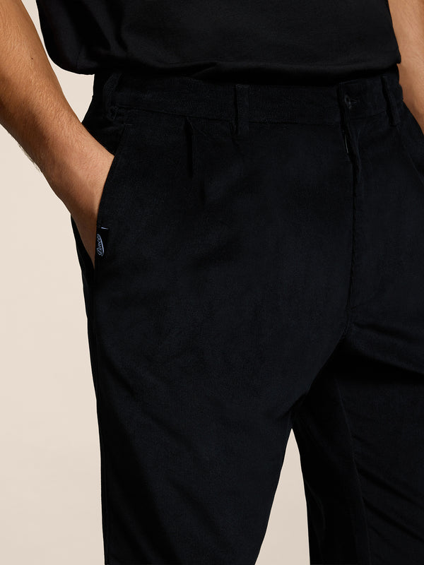 PANTALONE CHINOS DA UOMO CON DOPPIA PINCES , RELAXED FIT IN VELLUTO A COSTE, COLORE NERO - NERO - Abbigliamento Uomo | Pence 1979