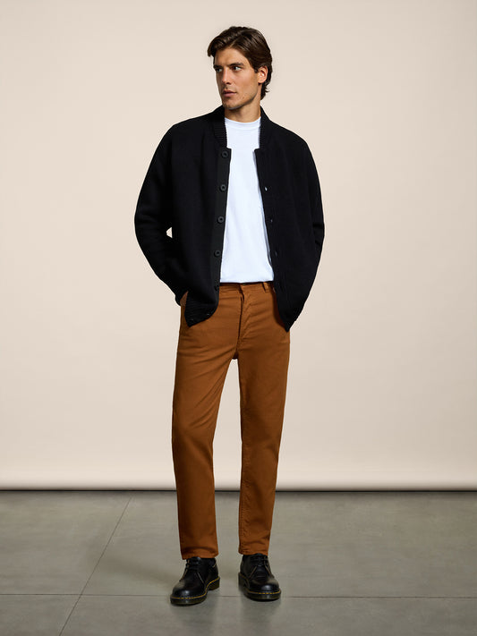 PANTALONE 5 TASCHE DA UOMO IN BULL DI COTONE COMFORT TINTO CAPO, CARROT FIT,COLORE TABACCO - TOBACCO - Abbigliamento Uomo | Pence 1979