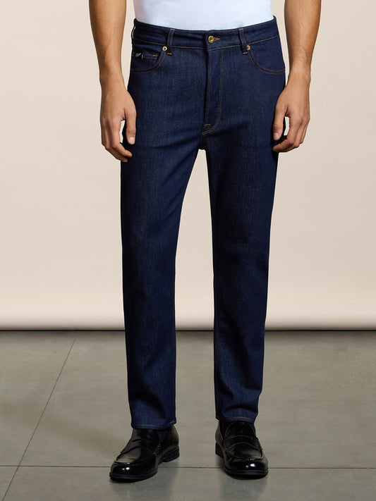 PANTALONE 5 TASCHE DA UOMO IN DENIM COMFORT BLU CARROT FIT - DARK DENIM BLUE  - Abbigliamento Uomo | Pence 1979
