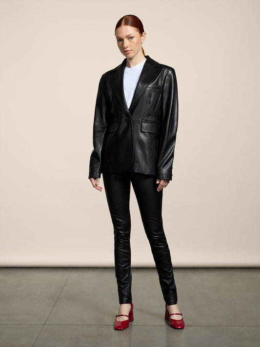 BLAZER DA DONNA MONOPETTO REVERS SPECCHIO A UN BOTTONE IN PELLE D'AGNELLO REGULAR FIT COLORE NERO - NERO - Abbigliamento Donna | Pence 1979
