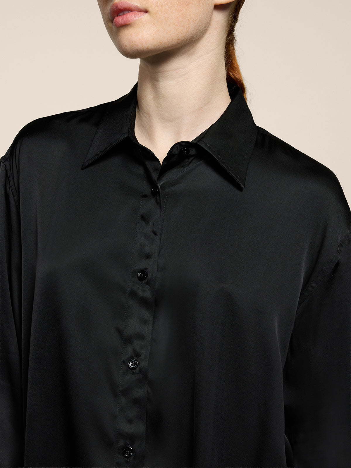 CAMICIA DA DONNA IN VISCOSA OVER FIT COLORE NERO