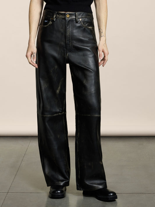 PANTALONE 5 TASCHE DA DONNA, VITA ALTA, GAMBA AMPIA IN PELLE D'AGNELLO- TRATTAMENTO USED COLORE NERO - NERO - Abbigliamento Donna | Pence 1979