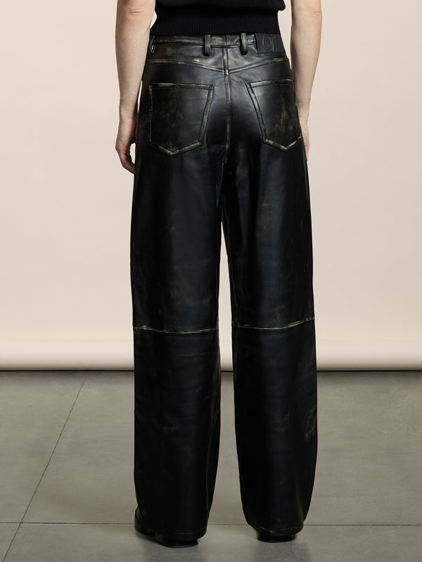 PANTALONE 5 TASCHE DA DONNA, VITA ALTA, GAMBA AMPIA IN PELLE D'AGNELLO- TRATTAMENTO USED COLORE NERO - NERO - Abbigliamento Donna | Pence 1979