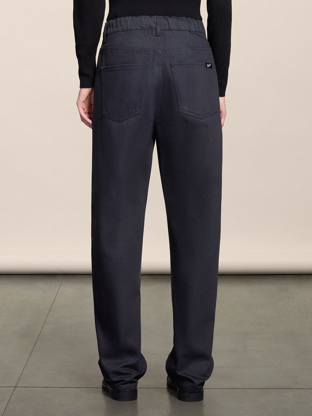 RELAXED FIT CARBON DENIM FIVE POCKET PANTS WITH ELASTIC WAISTBAND - CARBON - Check Active | Pence 1979