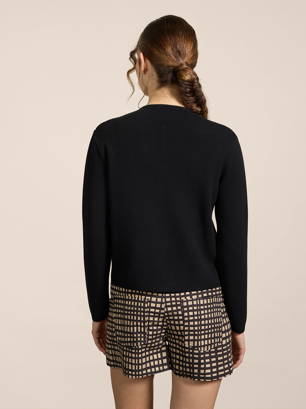 GIACCA SCOLLO ROTONDO REGULAR FIT IN MAGLIA DI VISCOSA CON TASCHE COLORE NERO - NERO - Abbigliamento Donna | Pence 1979