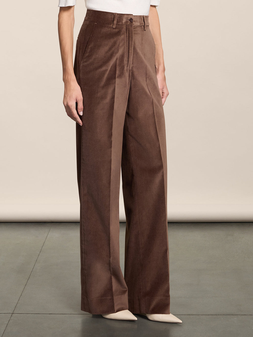 WIDE COFFEE VELVET TROUSERS WITH FRONT-HIP POCKETS - COFFEE - Check Active | Pence 1979
