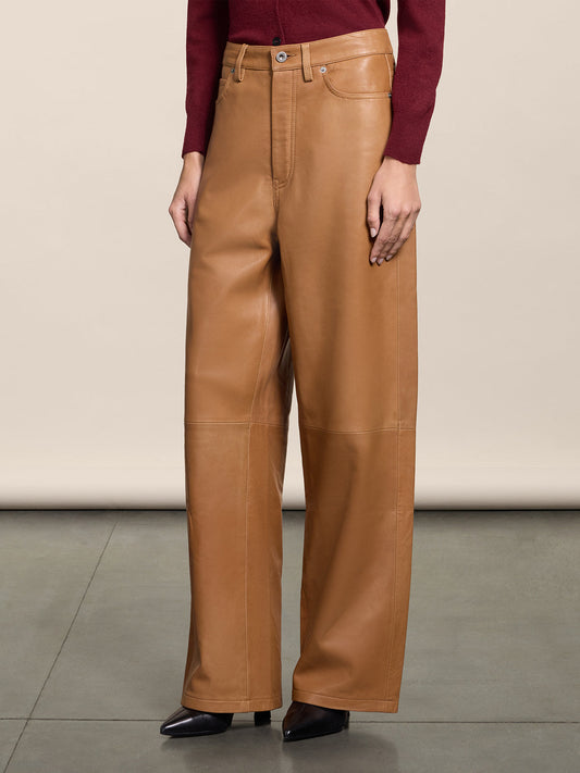 PANTALONI CINQUE TASCHE IN PELLE CARAMELLO CON GAMBA AMPIA E VITA ALTA - CARAMELLO - Abbigliamento Donna | Pence 1979