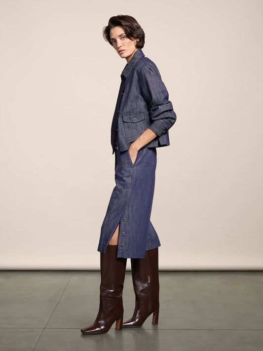 BERMUDA LUNGO IN DENIM LEGGERO SPICY BLU CON APERTURA LATERALE A BOTTONI LOOSE FIT - SPICY BLU - Abbigliamento Donna | Pence 1979