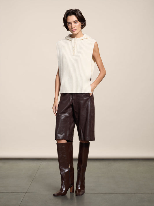 BERMUDA LUNGO IN PELLE MOGANO CON APERTURA LATERALE A BOTTONI - MOGANO - Abbigliamento Donna | Pence 1979