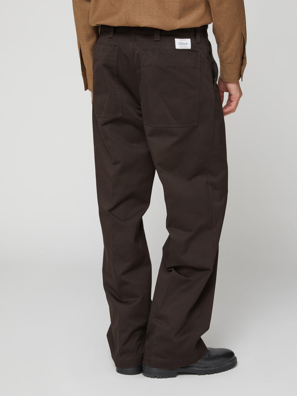 PANTALONE OVERSIZE IN GABARDINA MARRONE